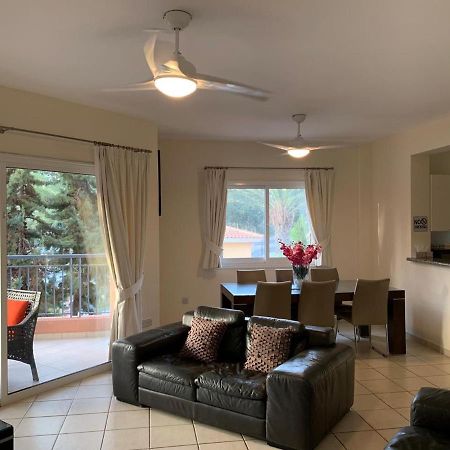 Paphos Limnaria Gardens: Sunny 2 Bed Apartment מראה חיצוני תמונה