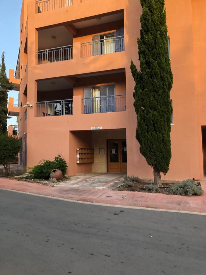 Paphos Limnaria Gardens: Sunny 2 Bed Apartment מראה חיצוני תמונה